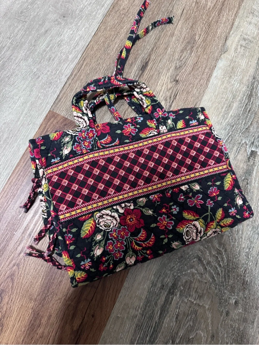 Vintage Very Brantley Quilted Floral Tote Bag in Black and Red